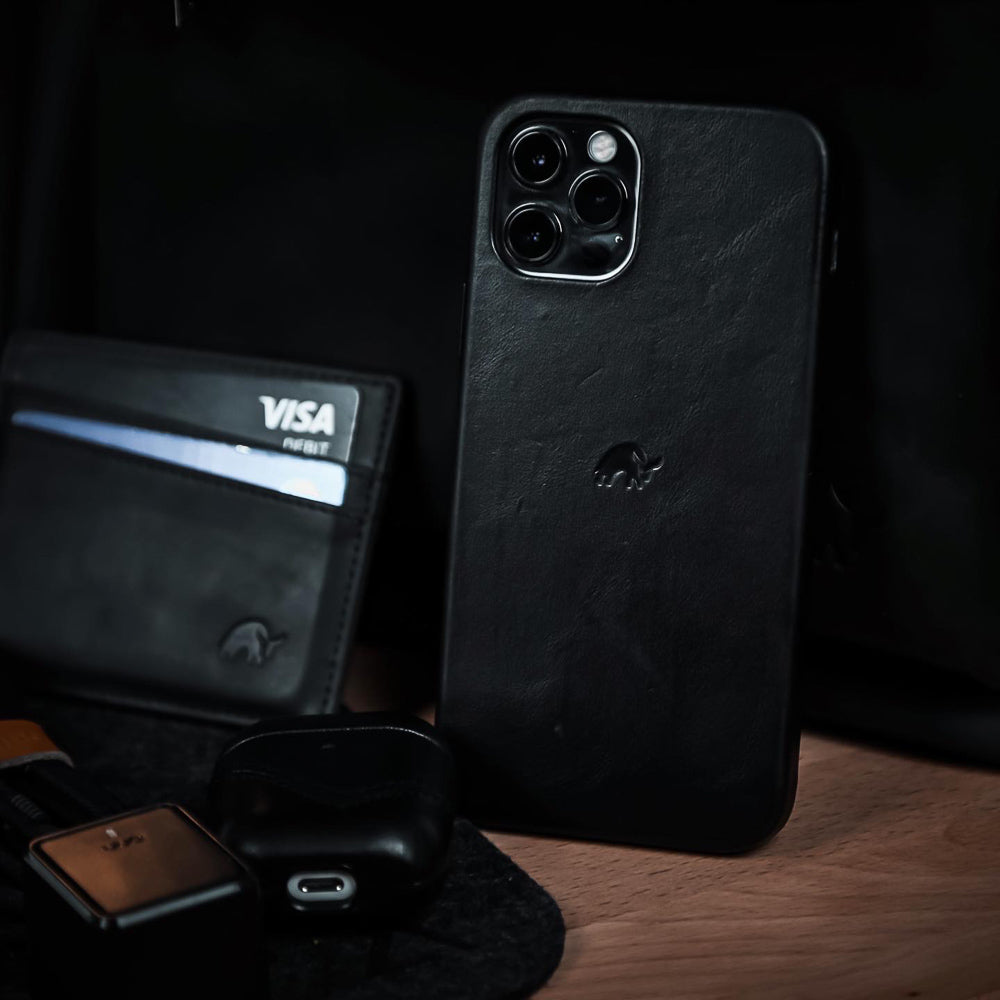 The Card Holder - Black Edition by Bullstrap