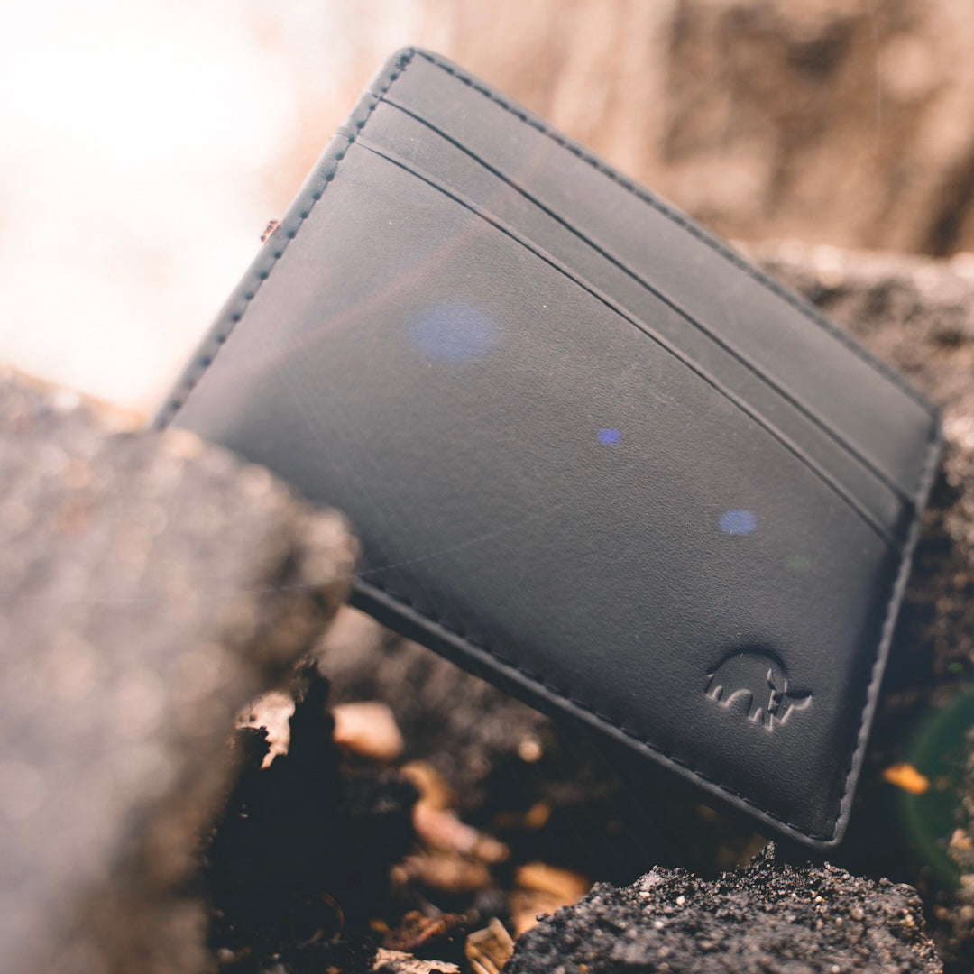 The Card Holder - Black Edition by Bullstrap